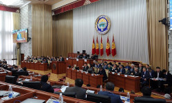 Парламент референдум жөнүндөгү мыйзам долбоорун биринчи окууда кабыл алды