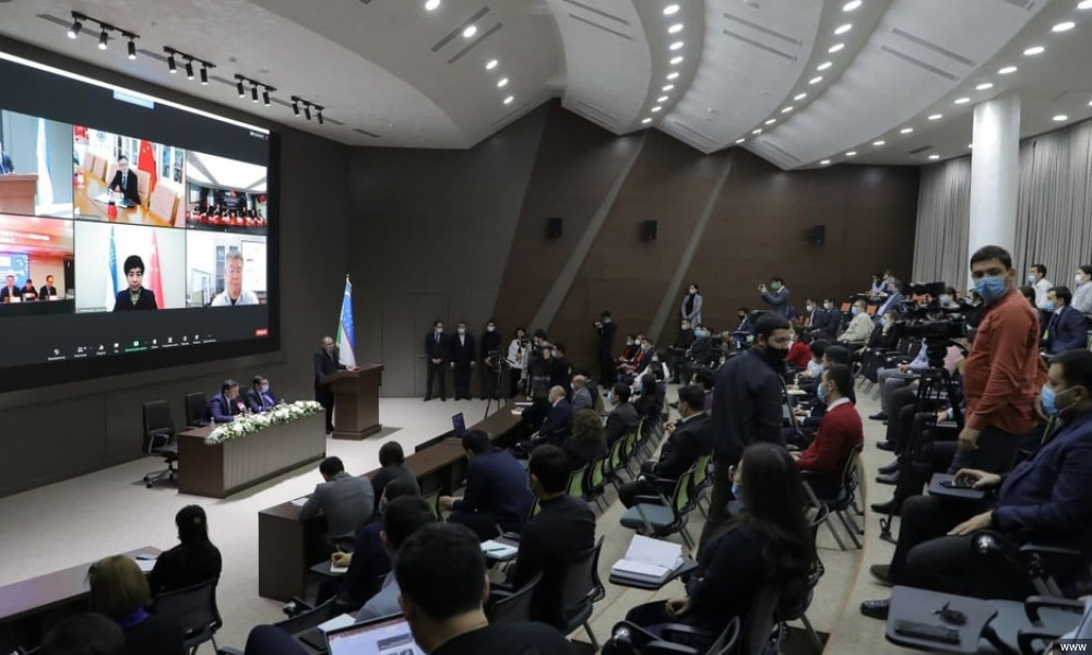 Өзбекстанда коронавируска каршы кытай вакцинасын сыноонун үчүнчү этабы башталат  