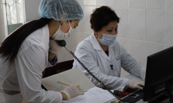 Улуттук госпиталда эмгектенген медицина кызматкерлерине кенемте төлөндү