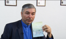 Образцы новых биометрических загранпаспортов