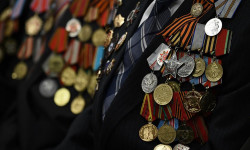 Муниципалитет поздравил ветеранов ВОВ с наступающим Новым Годом