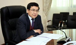 Казакстандын билим берүү министри жергиликтүү вакцинаны алгандан кийин антитела пайда болгонун билдирди