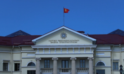 Саламаттык сактоо министрлигинде мамлекет үчүн пайдасыз келишим түзүлгөндүгү аныкталды  