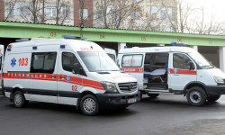 Территориальной больнице Алайского райна вручены 2 новые машины скорой помощи
