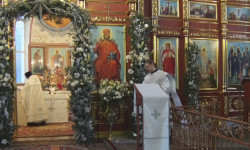 Православные христиане празднуют Рождество Христово