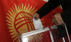Бүгүн шайлоо участогуна келүүгө мүмкүнчүлүгү жок жарандар үчүн добуш берүү башталды