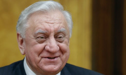 Председатель Коллегии ЕЭК поздравил С.Жапарова с победой на выборах президента КР