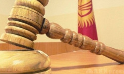 14 жаштагы кызды өлтүргөн айыпталуучуга өмүр бою эркинен ажыратуу чечими күчүндө калтырылды