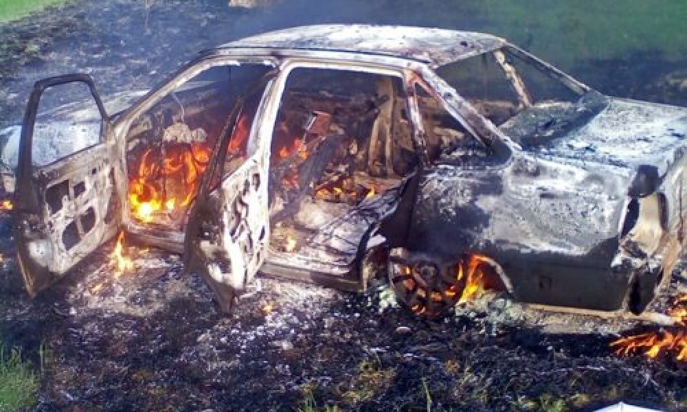 В Баткенской области сгорел автомобиль Daewoo Nexia