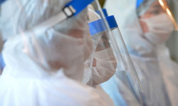 Изменили размер компенсации заразившимся и умершим от COVID-19 медикам