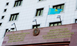 Минздрав: Казахстанская вакцина получила временную регистрацию на 9 месяцев