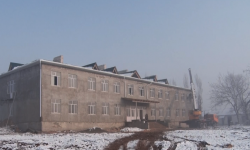 Араван районундагы жатак мектеп эл аралык демөөрчүлөрдүн эсебинен жаңыланууда