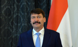 Венгрия Республикасынын Президенти Садыр Жапаровду  куттуктады