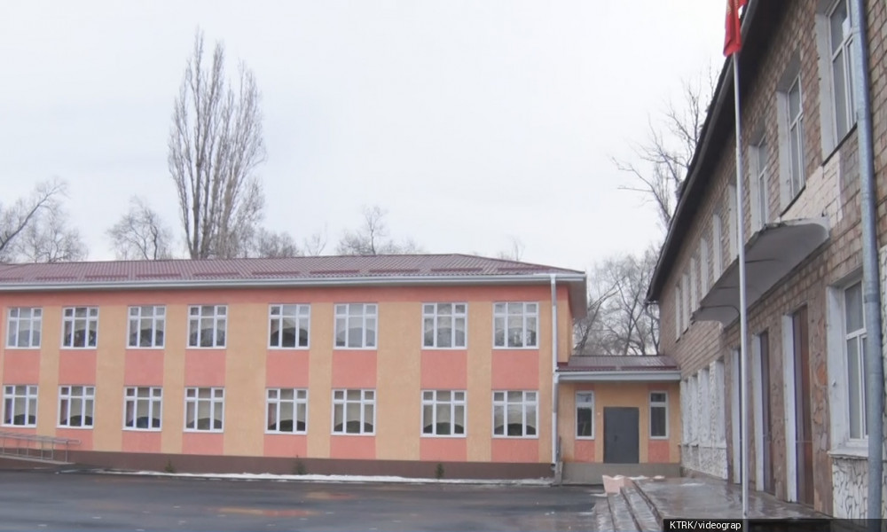 Бишкек шаарында эски мектепке улай жаңы курулган кошумча корпус колдонууга берилди