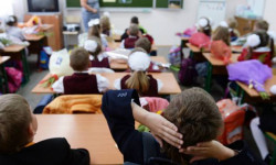По Кыргызстану на сегодня в реальном режиме работают 2150 школ