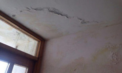 Түптүн Балбай айылдык мектебин көк басып, белгисиз мөнөөткө убактылуу жабылды