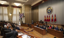 Жогорку Кенеш утвердил новое правительство 