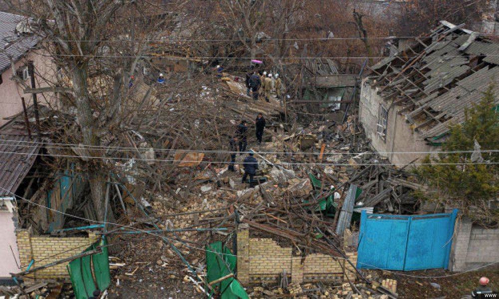 Взрыв газовой трубы в Бишкеке. Состояние пожилой женщины и подростка среднее 
