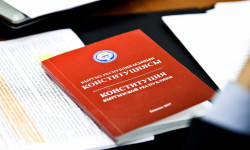 Конституционная реформа в Кыргызстане. Проект новой Конституции передан в Жогорку Кенеш