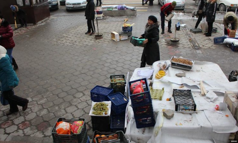 На Орто-Сайском рынке ликвидировано 40 стихийных точек торговли