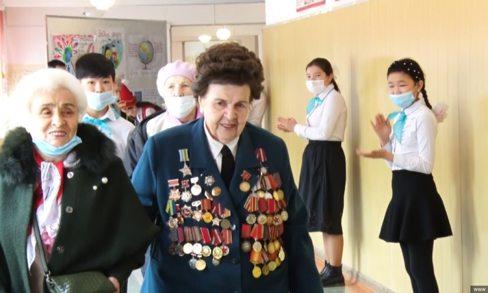 Ата Мекенди коргоочулардын күнүнө карата мектептерде ачык сабактар уюштурулду 