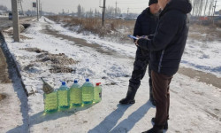 На улице Профсоюзной снова нелегально продают бензин