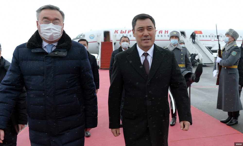 Президент Садыр Жапаров прибыл в г. Нур-Султан с государственным визитом
