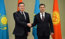 Садыр Жапаров встретился с премьер-министром Казахстана Аскаром Маминым