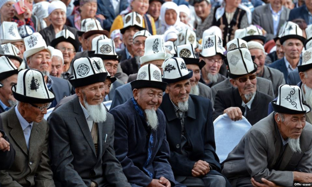 Ак калпак күнү өлкөбүздүн бардык аймактарында салтанаттуу белгиленди