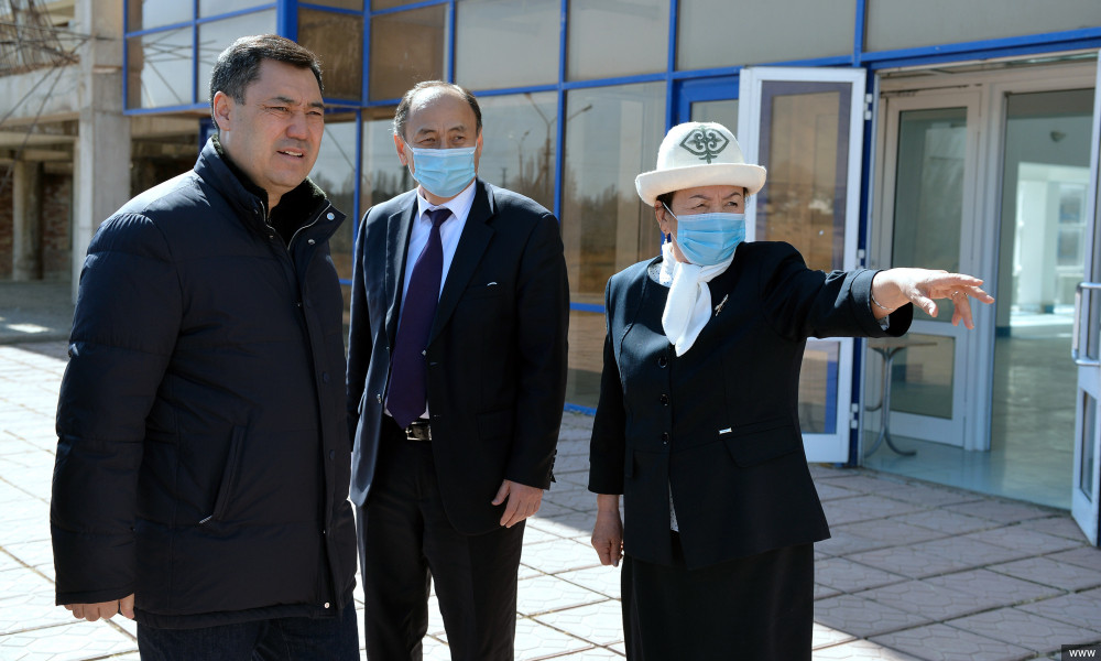 Президент Чолпон-Атадагы «Ден соолук» медициналык калыбына келтирүүчү комплексинен кабар алды
