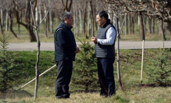 Президент Садыр Жапаров, Мамлекет башчысынын Аппаратынын жетекчилиги жана кызматкерлери менен бирге ишембилик өткөрдү