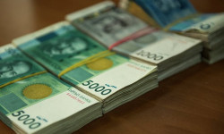 Кыргызстанда микрокредит алгандардын саны былтыр 707 миң адамды түздү