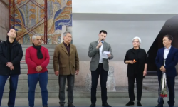В музее имени Гапара Айтиева открыли персональную выставку известного художника Жыргала Матураимова