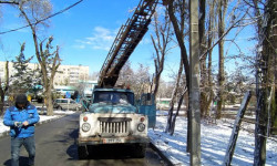 В Бишкеке становится светлее. По улице Сарыкулакова установили 12 светильников