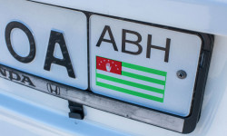 Абхазиянын номери тагылган унааларды албаңыз