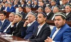 Өзбек имамдары чет өлкөлүк сериалдарды көрсөтүүгө тыюу салууну сунушташты