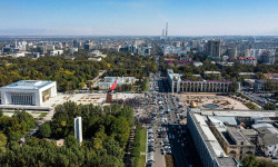 Госэпиднадзор призвал граждан сократить посещение мест массового скопления людей