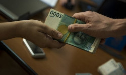 В Оше сотрудники МВД вымогали $8 тысяч в качестве взятки за то, чтобы прекратить уголовное дело