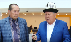 Кыргызстандык ишкер Бишкектеги кайрымдуулук уюмдарынын бирине унаа белек кылды
