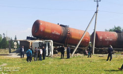 Жалал-Абад шаарында унаа менен поезд кагылышып, айдоочу ооруканага жеткирилди 