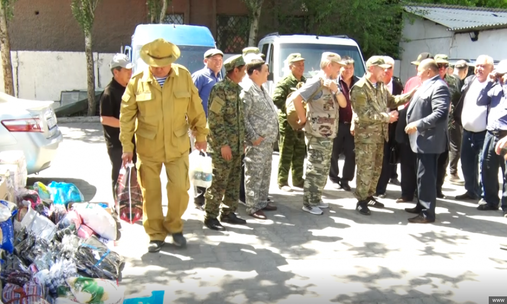 Ооган согушунун ардагерлери 600 миң сомдук гуманитардык жардамды Баткенге жиберди
