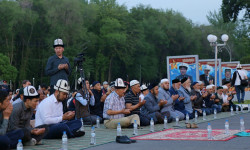 В Оше на центральной площади прочли молитву по погибшим в Баткенской области