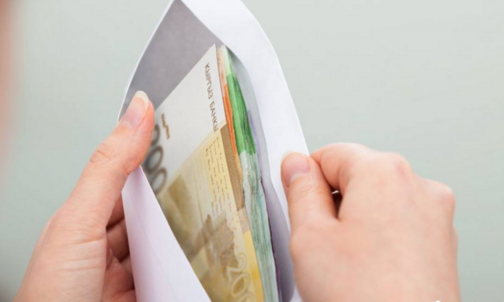 Насколько повысят зарплату медикам в 2021 году