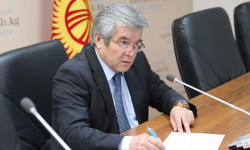 Сүйүнбек Касмамбетов президенттик администрациянын жетекчиси болуп дайындалды 