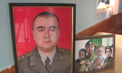 Мекен үчүн курман болгон жоокер. Атасыз калган үч бала