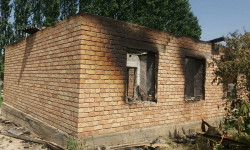 Баткенде чек ара тилкесиндеги окуядан курман болгон 36 жарандын үй-бүлөсүнө үйлөр курула баштады