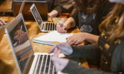Зачисление в вузы и колледжи будут проходить в формате онлайн