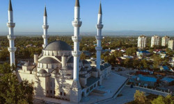 Жалпы өлкө боюнча кыргызстандык мусулмандар айт намазын окуду