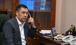Садыр Жапаров Шавкат Мирзиёев менен телефон аркылуу сүйлөштү