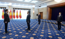 Президент принял верительные грамоты у 6 послов 